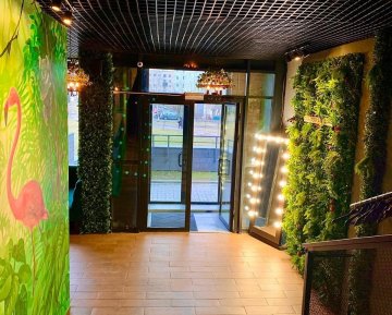 Оформление lounge bar Green Garden в г. Санкт-Петербурге