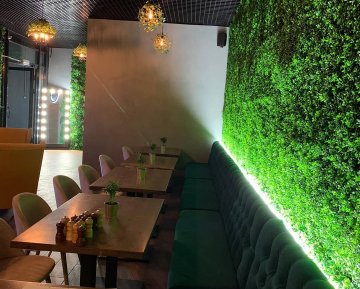 Оформление lounge bar Green Garden в г. Санкт-Петербурге